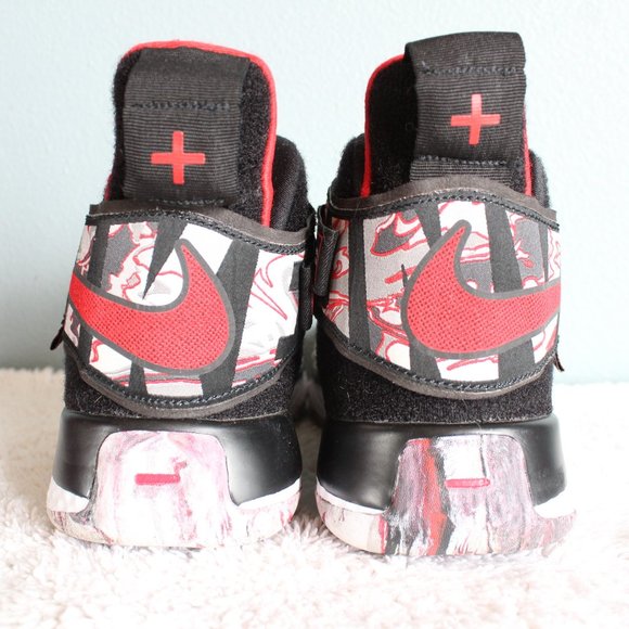 Nike Men’s Air Zoom UNVRS Light Fluorescent w Unique Back Flyease Velcro S6.5 - Picture 7 of 16